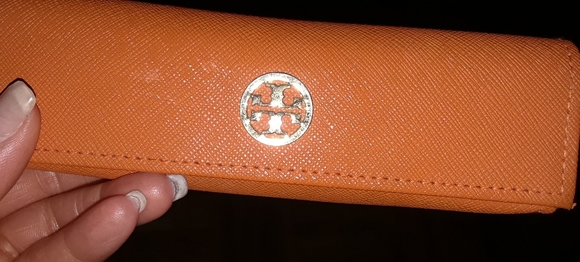 Tory Burch glasses case - Picture 4 of 7